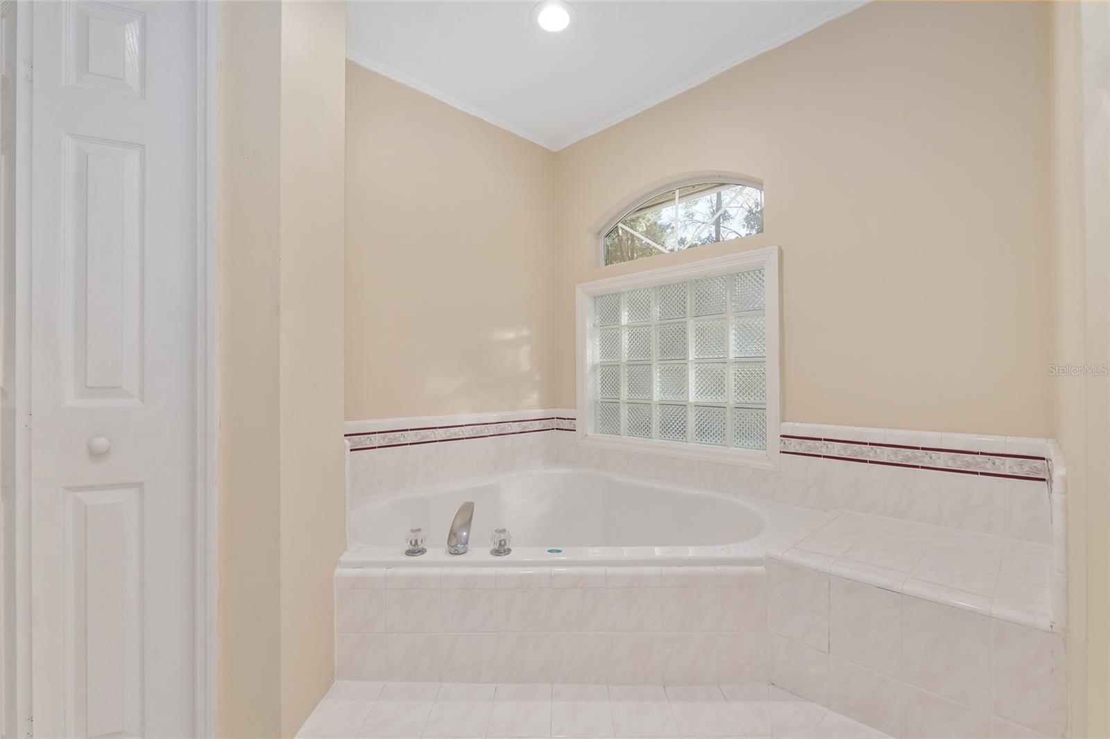 JOCKEY CLUB - Residential