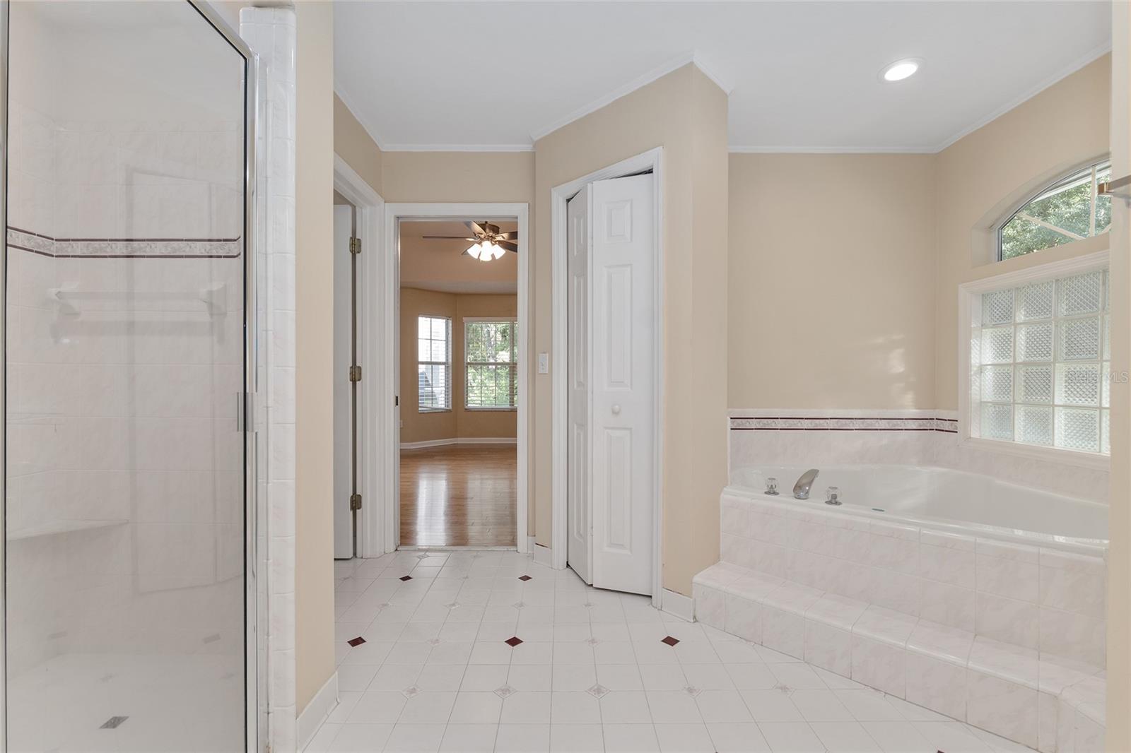 JOCKEY CLUB - Residential