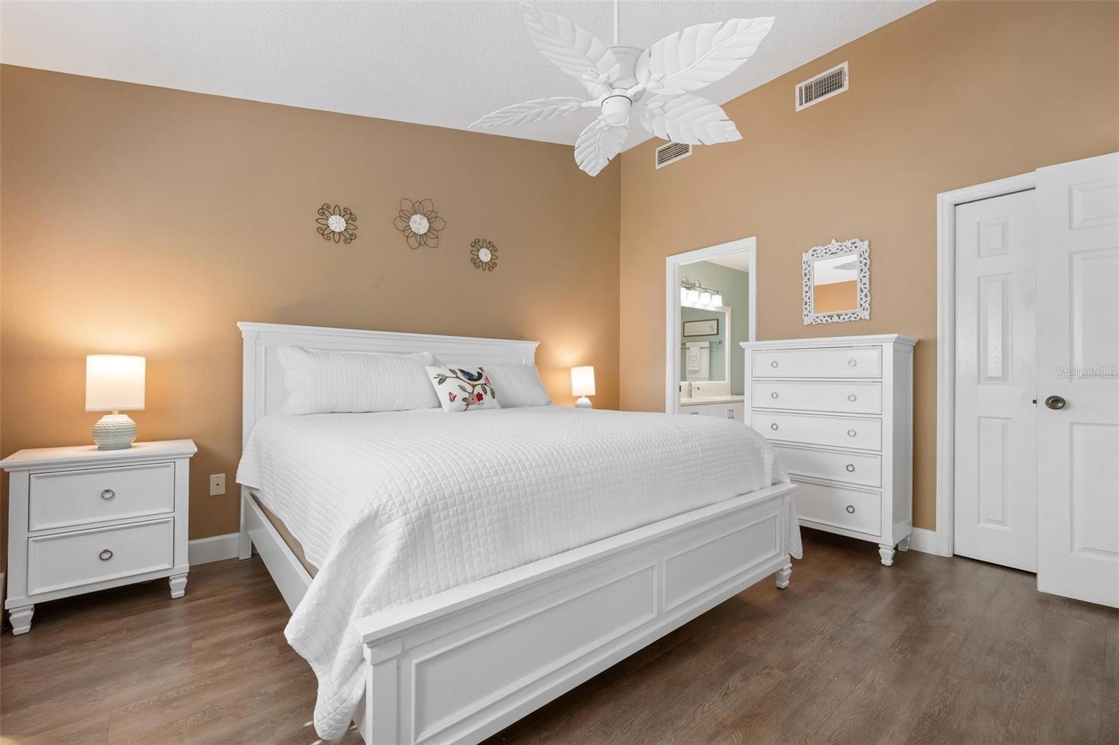 IRONWOOD VILLAS - Residential