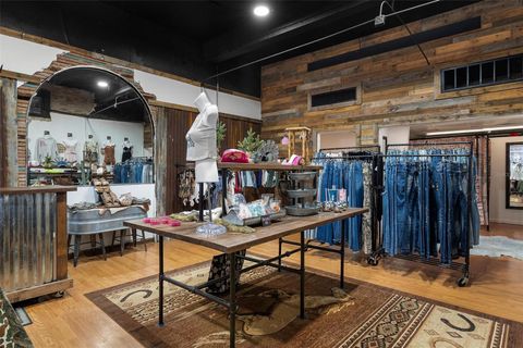 Tiny photo for 200 W Main Street, Leesburg, FL 34748 (MLS # G5108336)