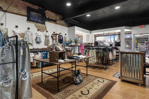 Tiny photo for 200 W Main Street, Leesburg, FL 34748 (MLS # G5108336)