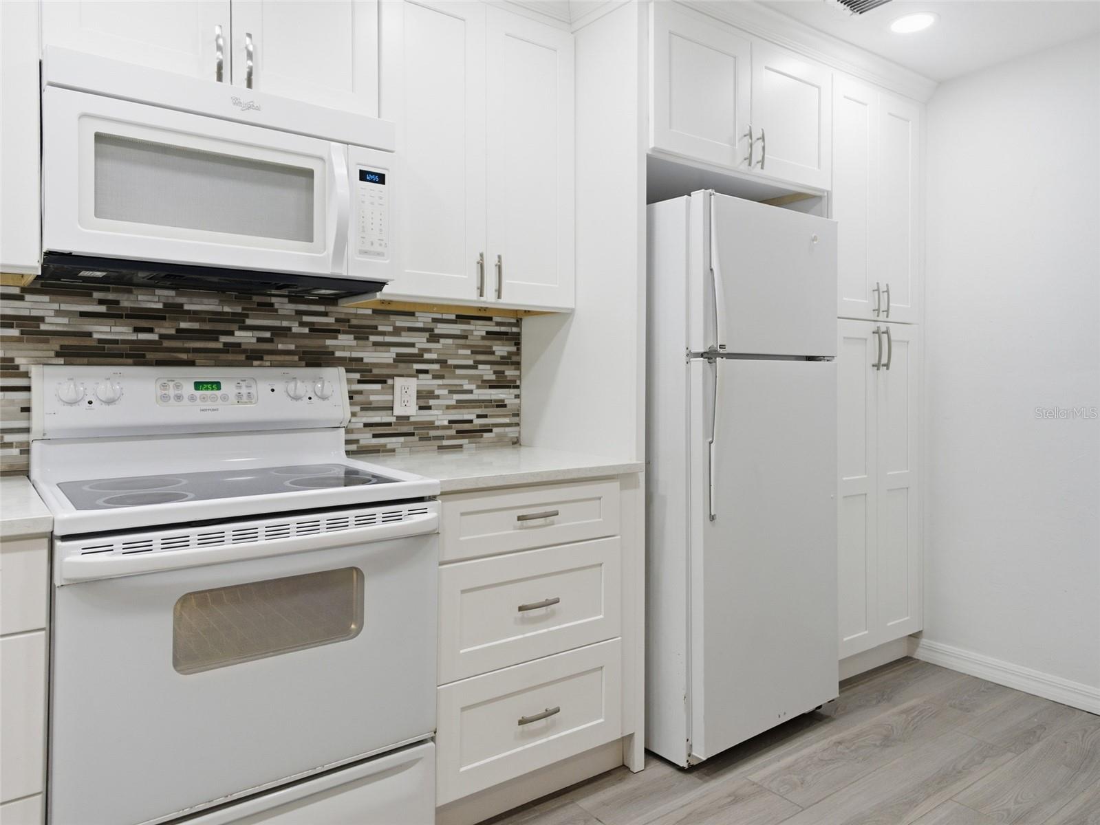 THE GABLES CONDO AT GAINE - Residential