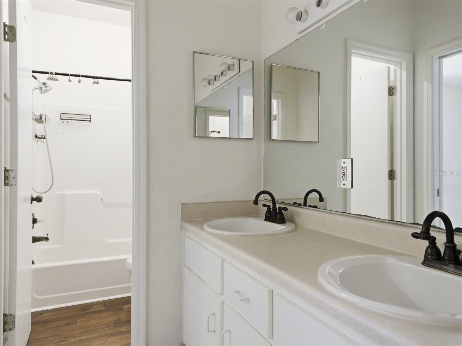 THE GABLES CONDO AT GAINE - Residential