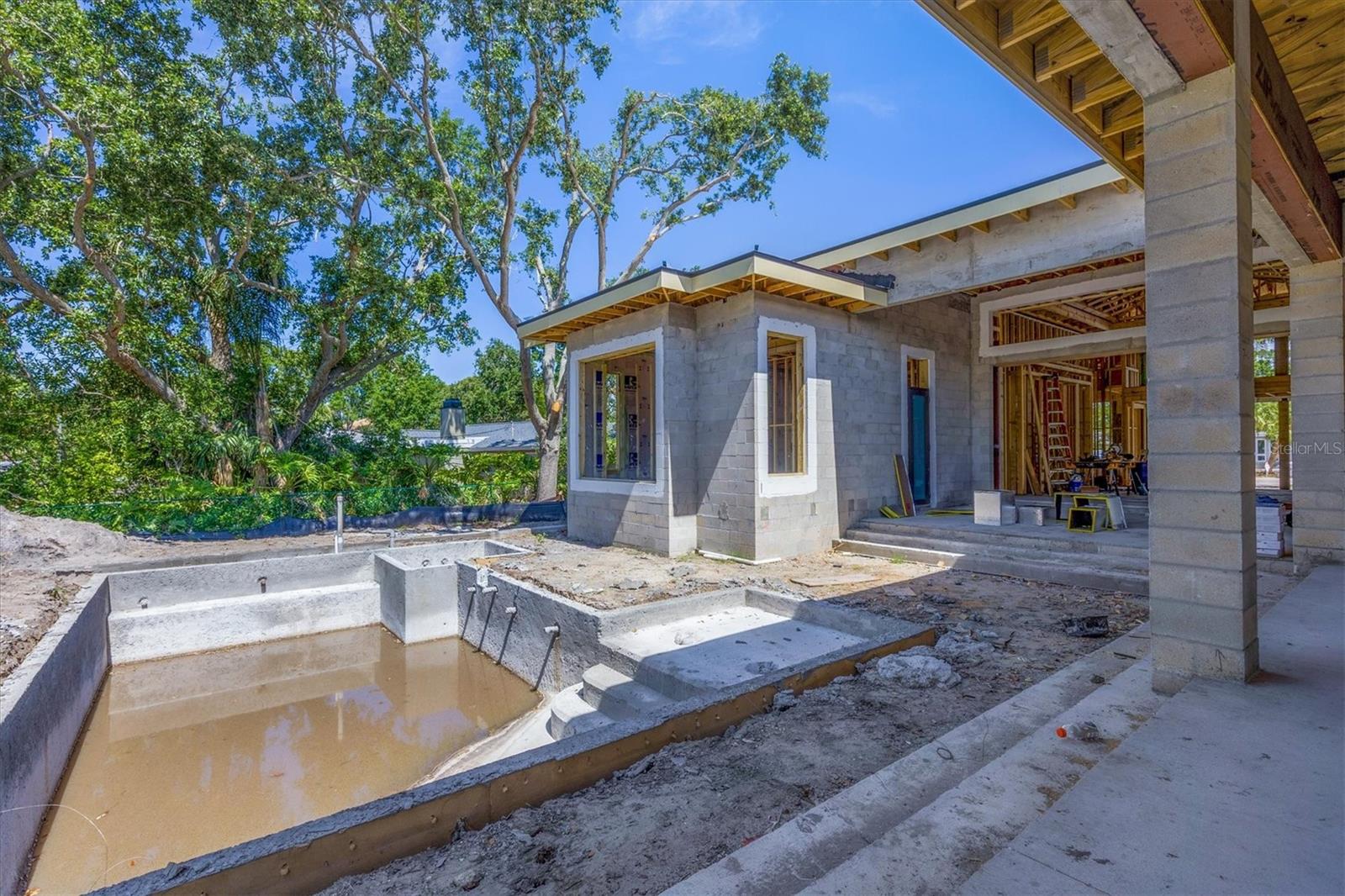 FIELD CLUB ESTATES - Residential