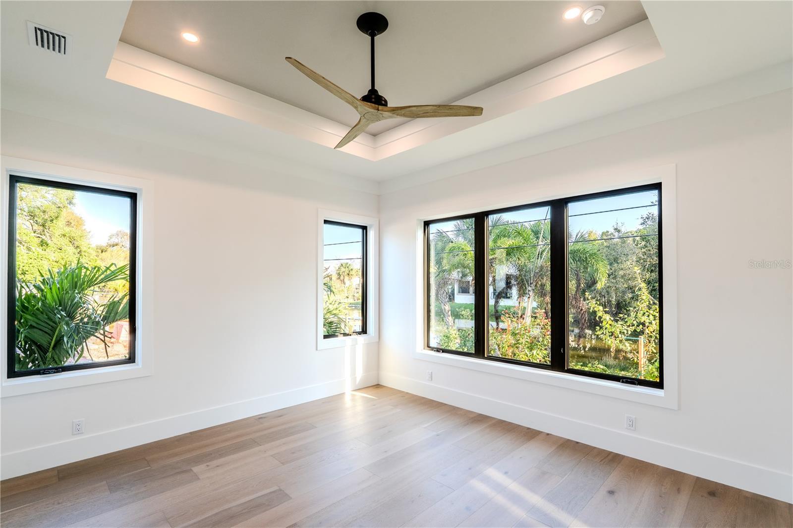 FIELD CLUB ESTATES - Residential