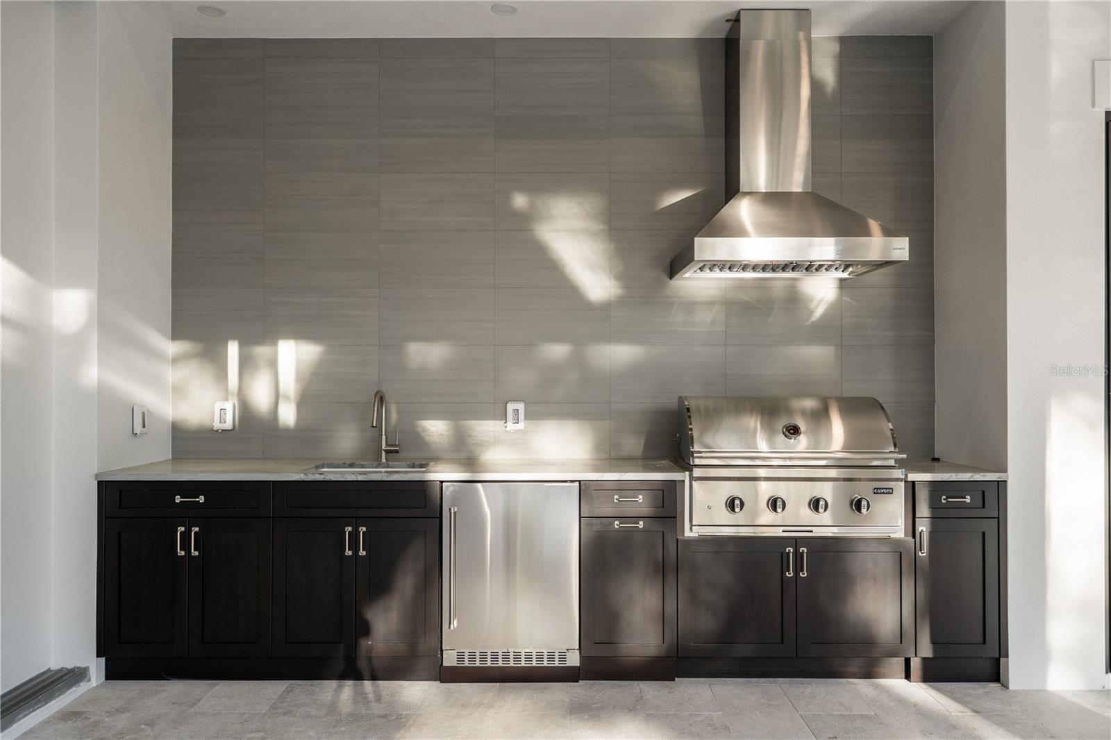 FIELD CLUB ESTATES - Residential