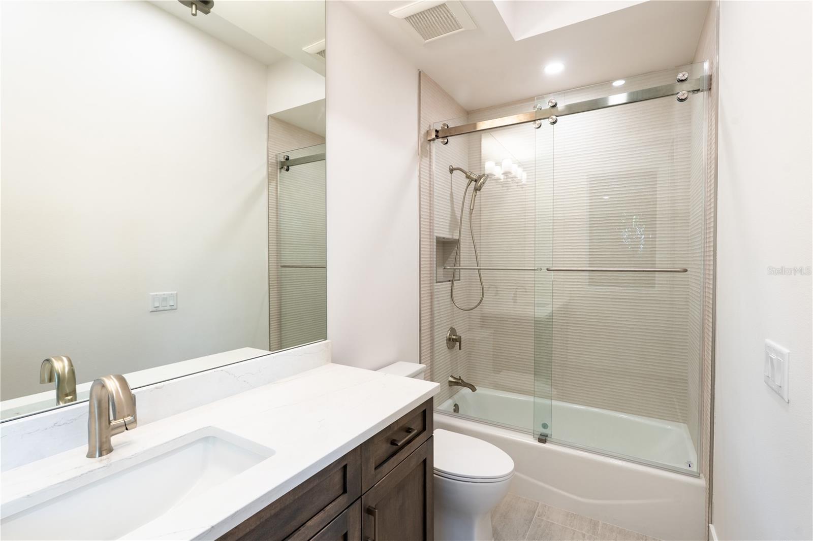 FIELD CLUB ESTATES - Residential