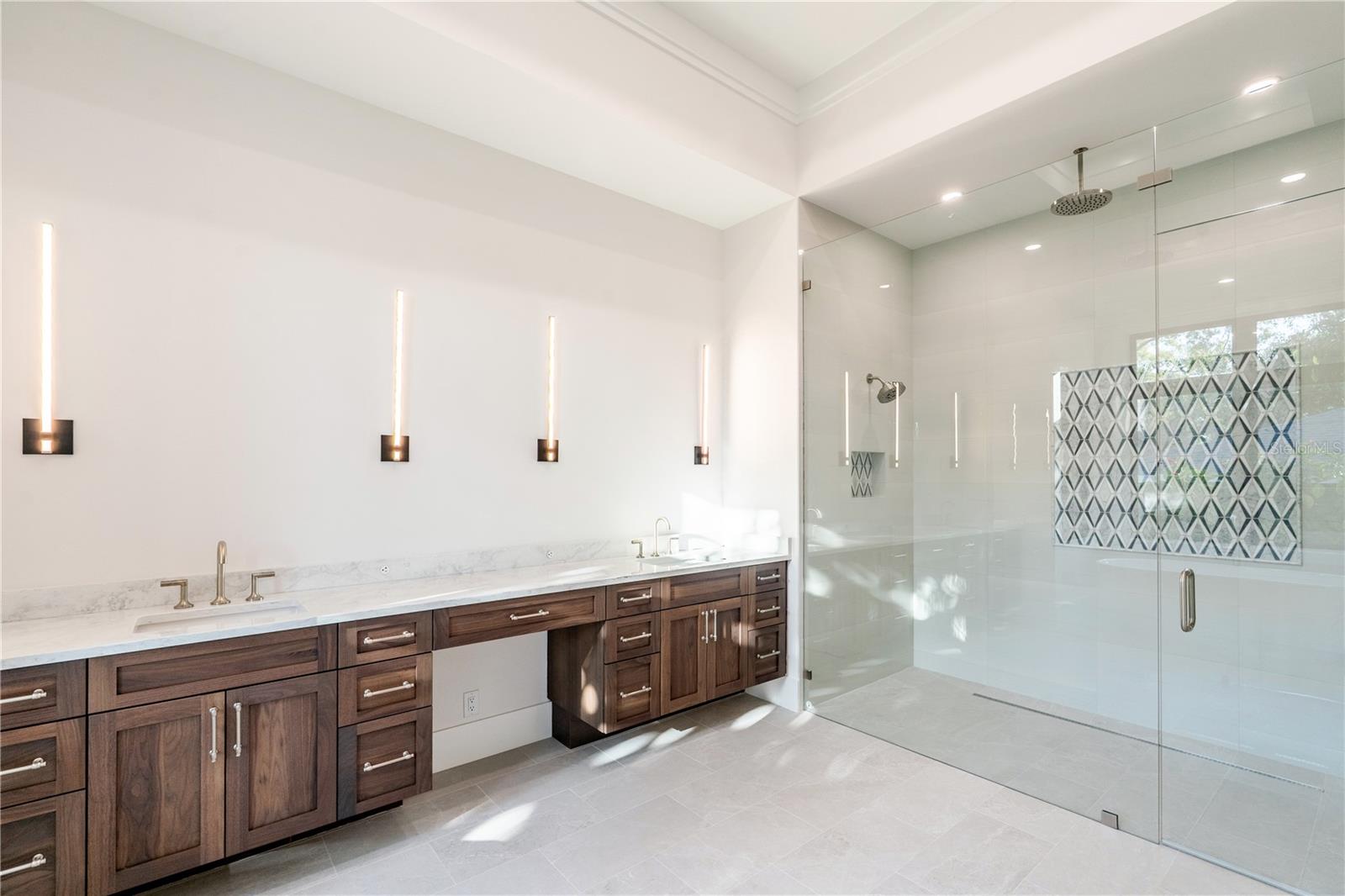 FIELD CLUB ESTATES - Residential