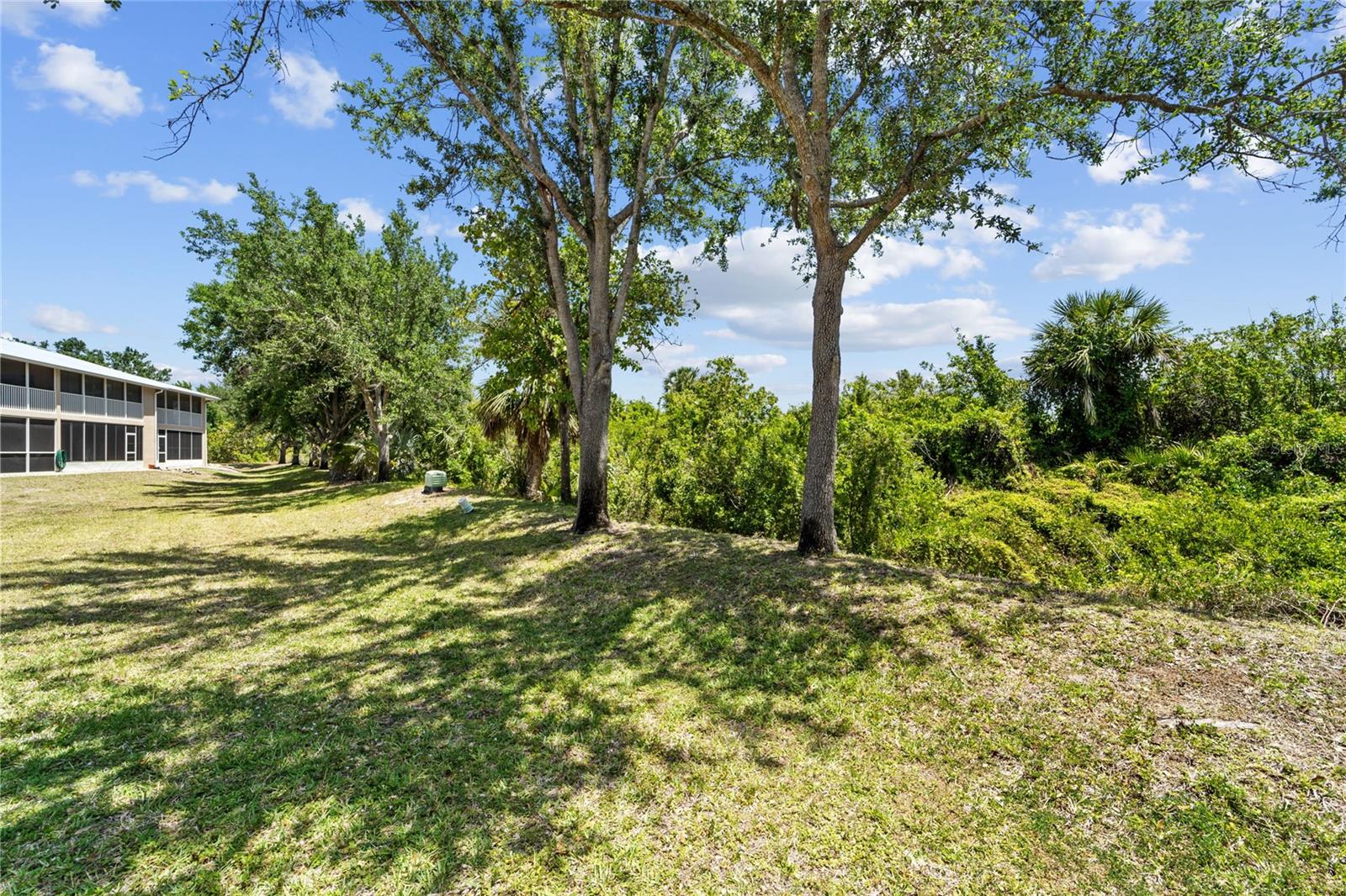 FIDDLERS GREEN NATURE TRAIL - Residential