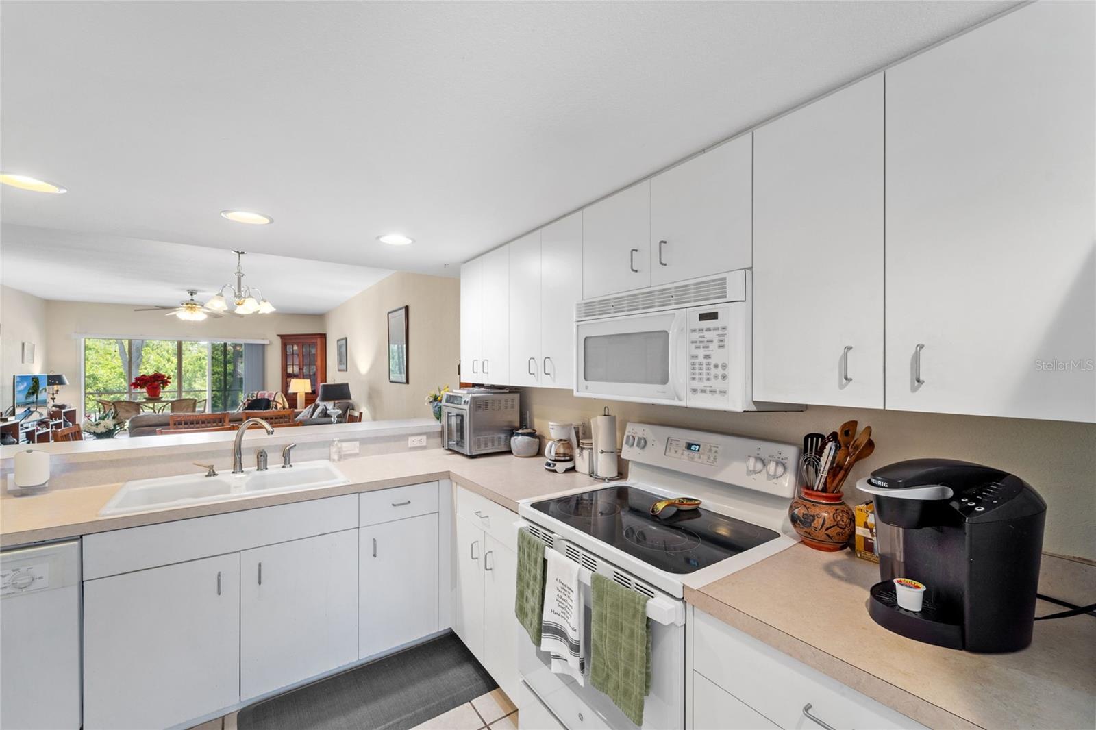 FIDDLERS GREEN NATURE TRAIL - Residential