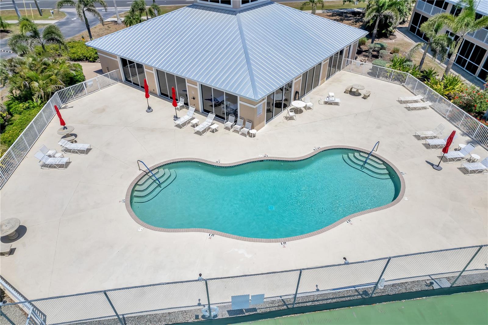 FIDDLERS GREEN NATURE TRAIL - Residential