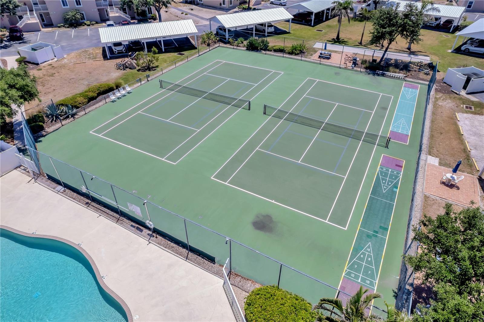 FIDDLERS GREEN NATURE TRAIL - Residential