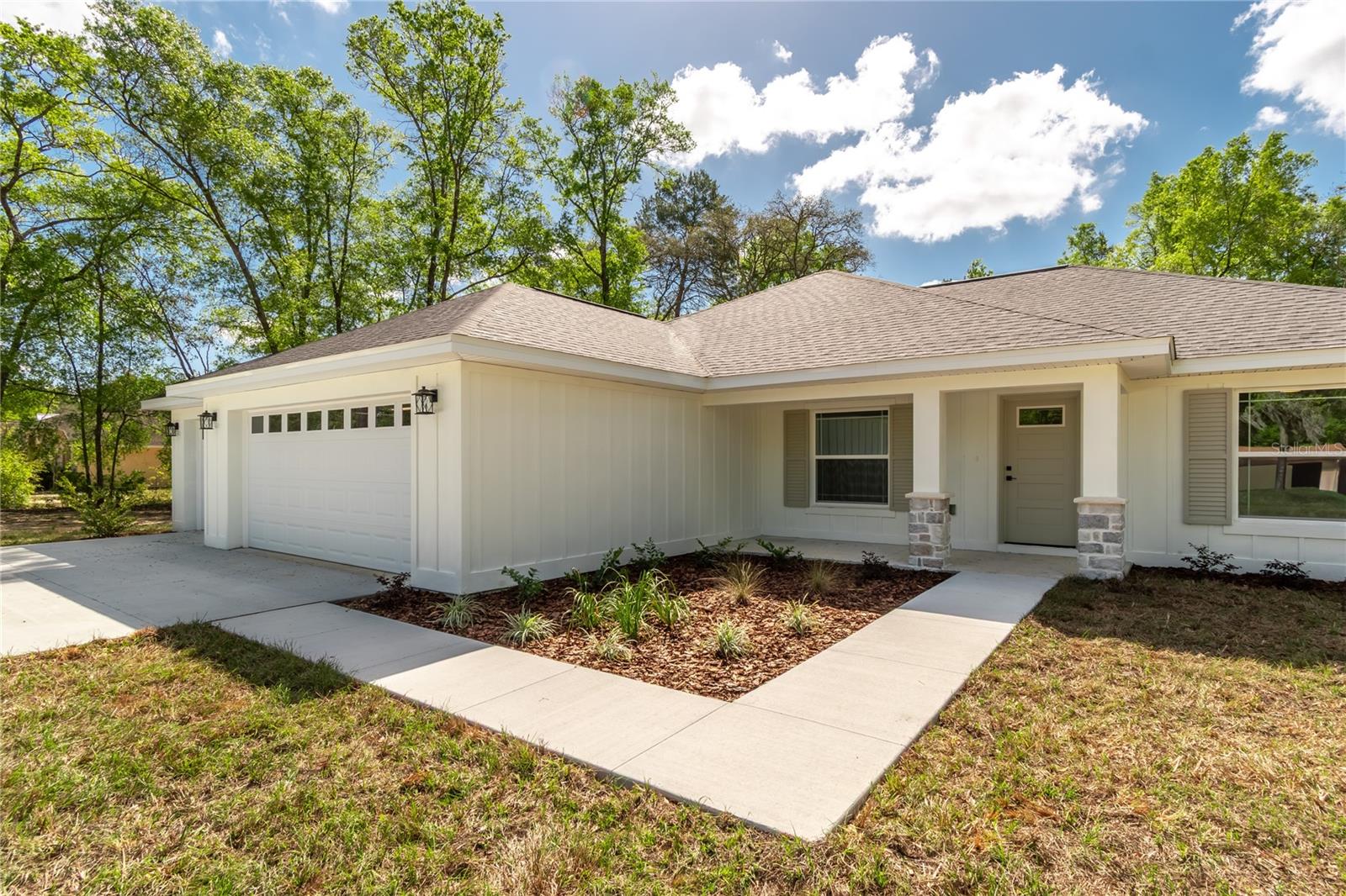 ROLLING HILLS UN FOUR - Residential