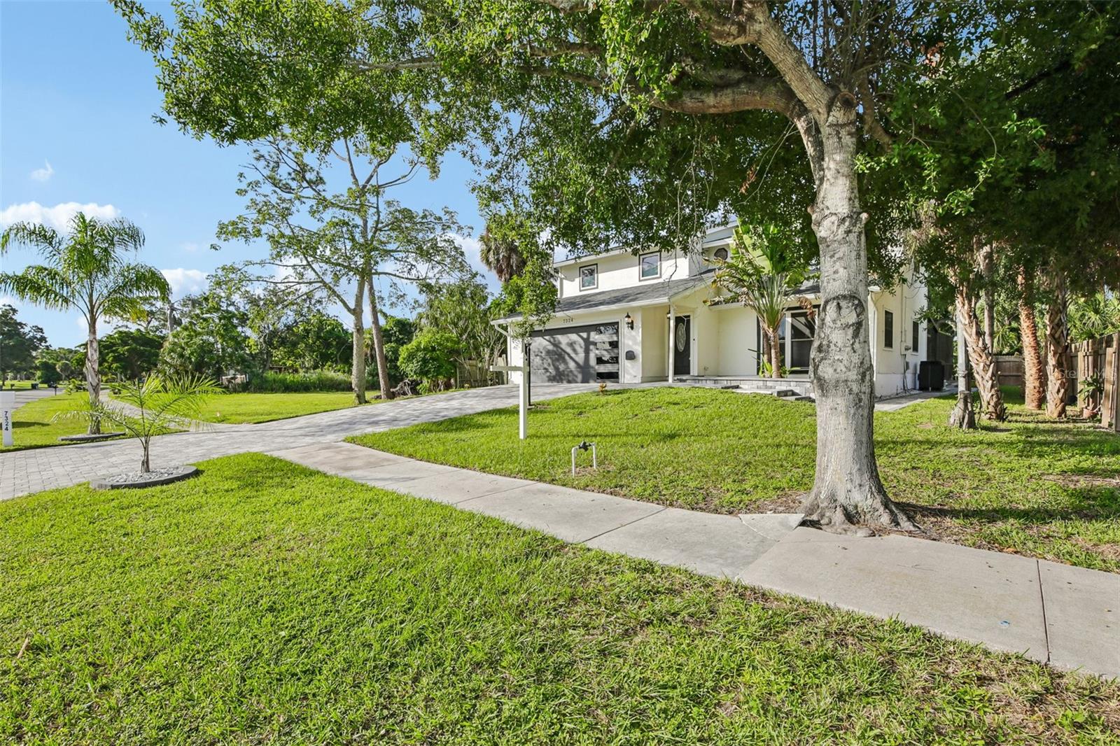 7324 PHILLIPS STREET, SARASOTA, FL, 34243 3 7324 PHILLIPS STREET