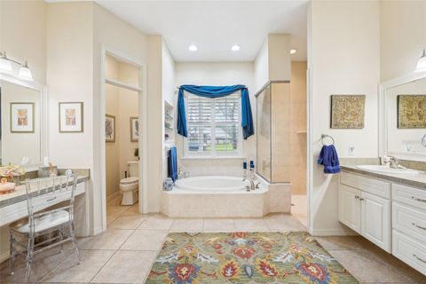 A home in LAKELAND