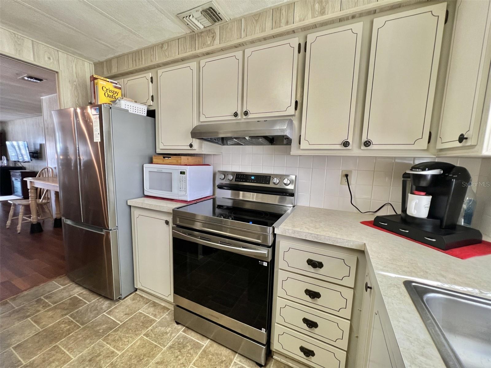 133 HIBISCUS WAY