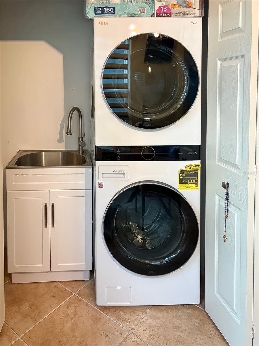 VIZCAYA TWNHMS 46/140 - Residential