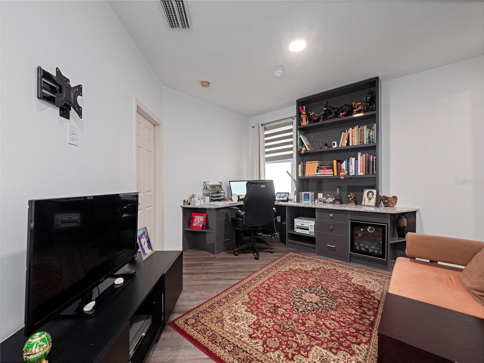 VIZCAYA TWNHMS 46/140 - Residential