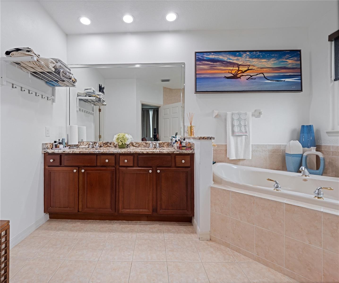 VIZCAYA TWNHMS 46/140 - Residential