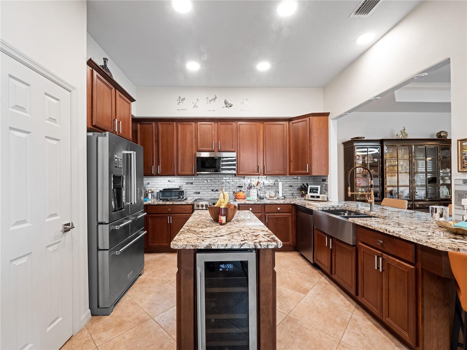 VIZCAYA TWNHMS 46/140 - Residential