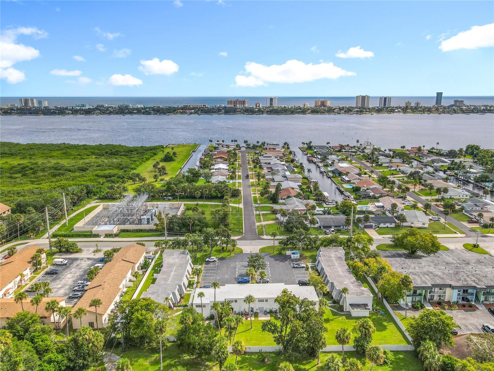 INTERCOASTAL TWNHMS - Residential