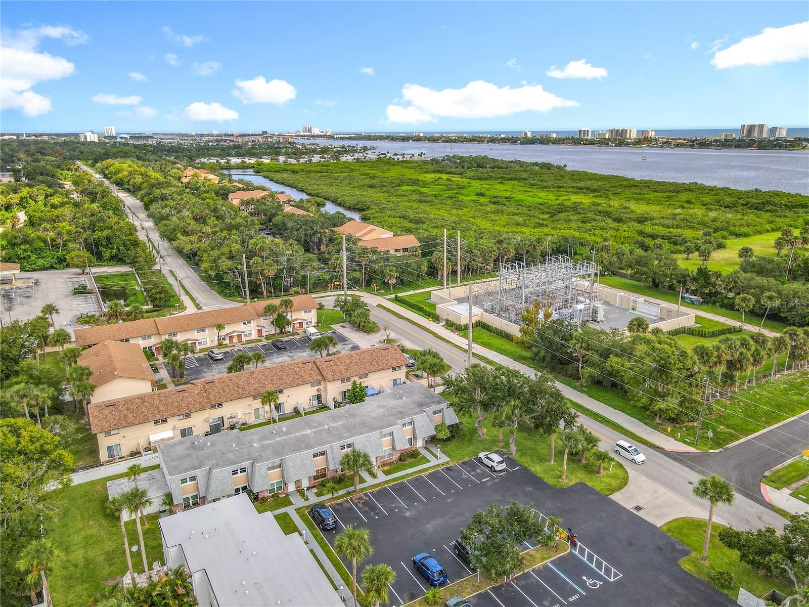 INTERCOASTAL TWNHMS - Residential