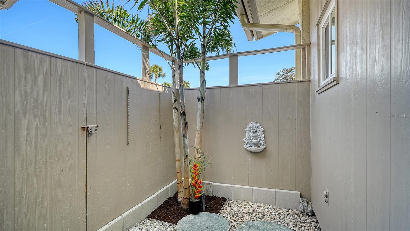 WHISPERING SANDS SEC 5 - Residential