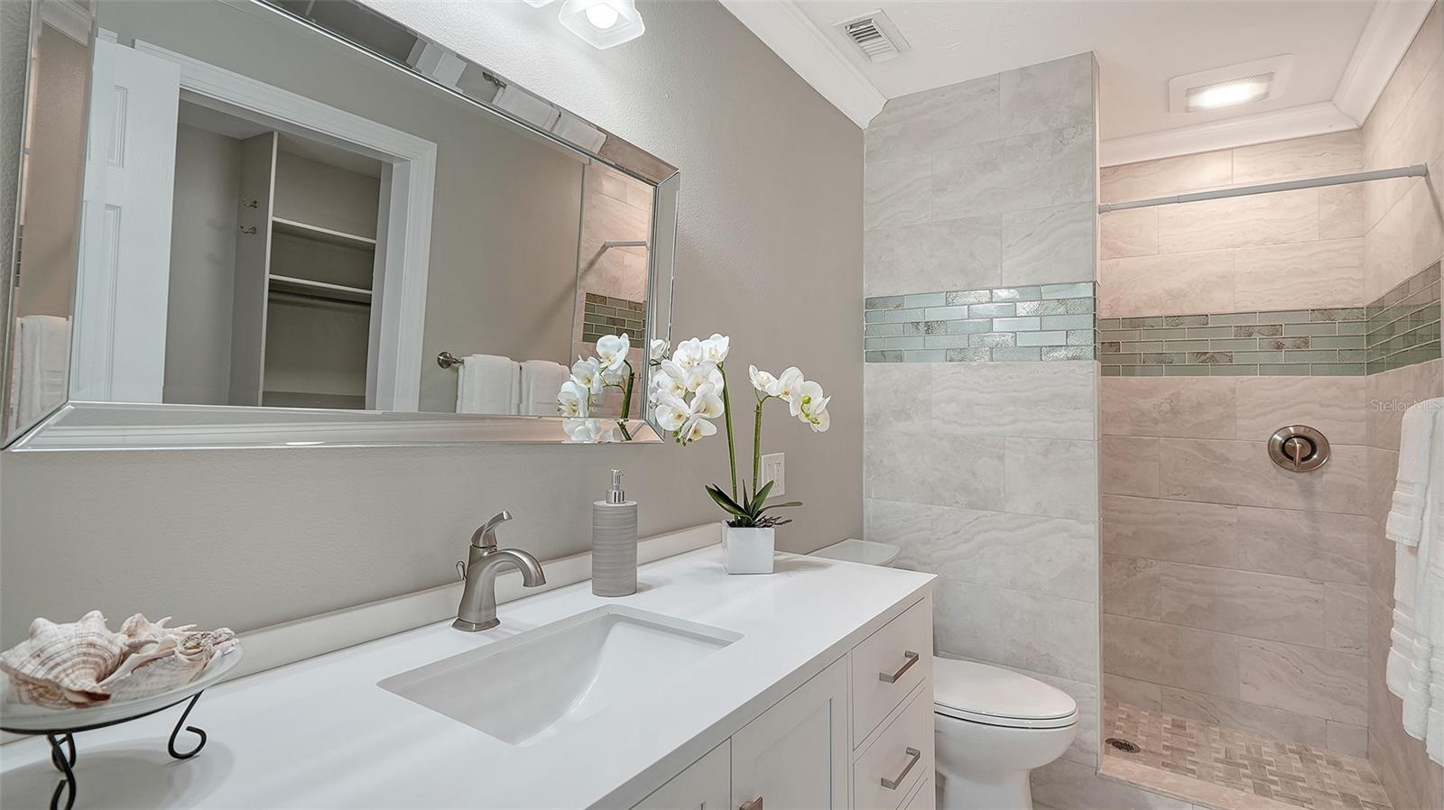 WHISPERING SANDS SEC 5 - Residential