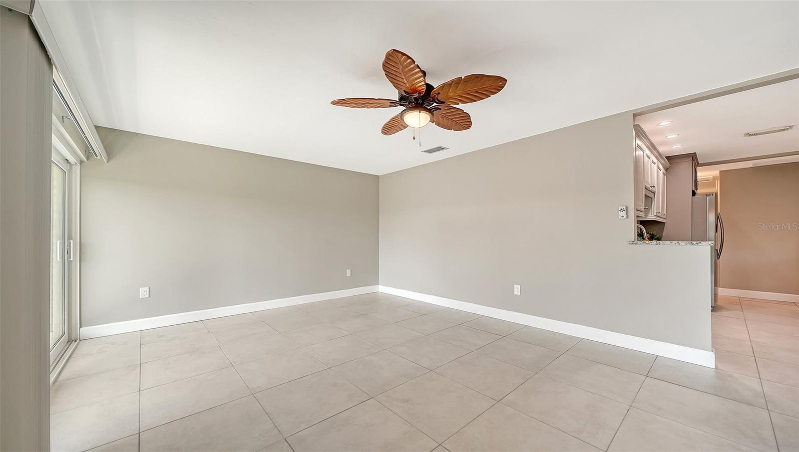 WHISPERING SANDS SEC 5 - Residential