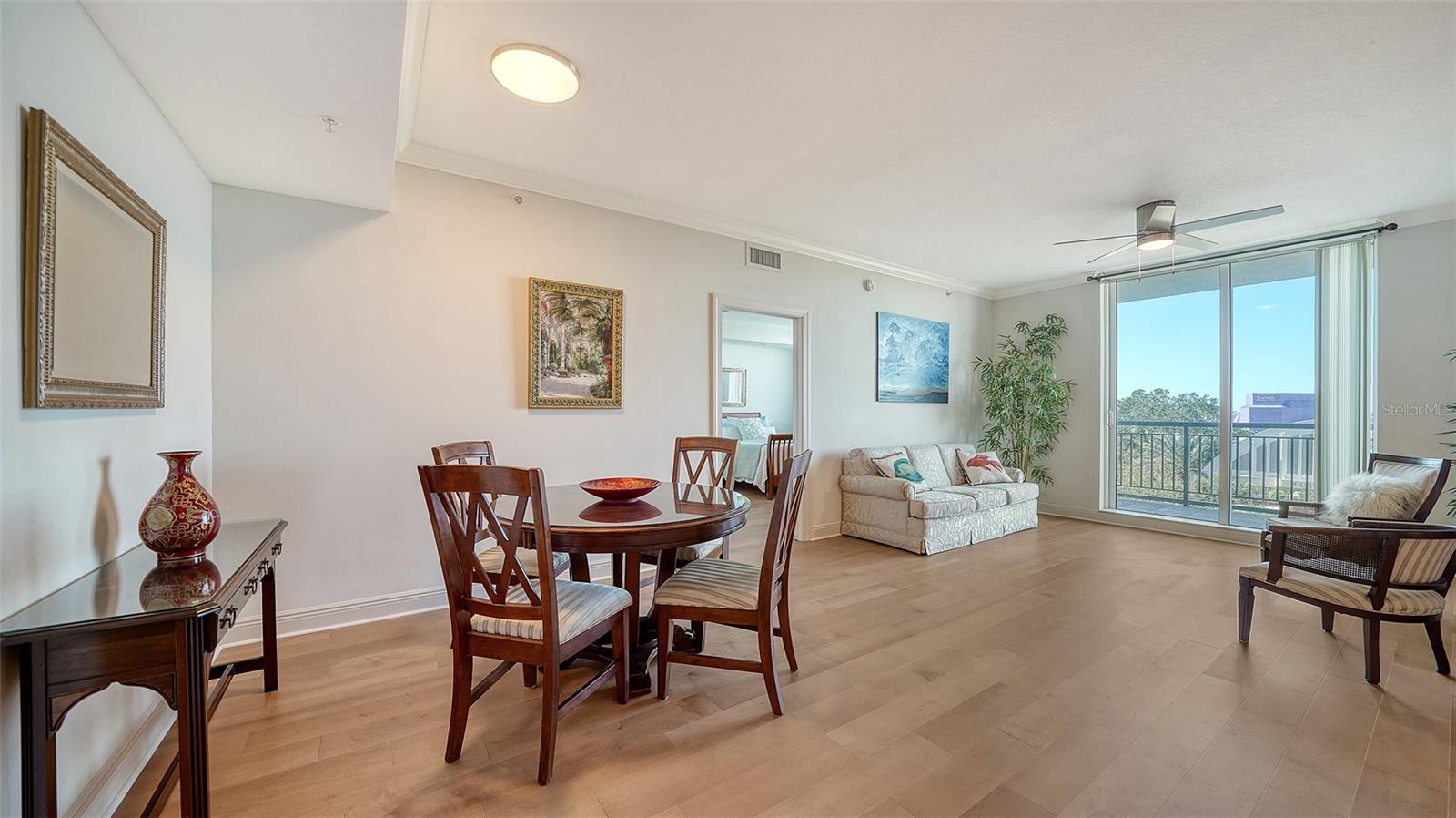 800 N TAMIAMI TRAIL 403