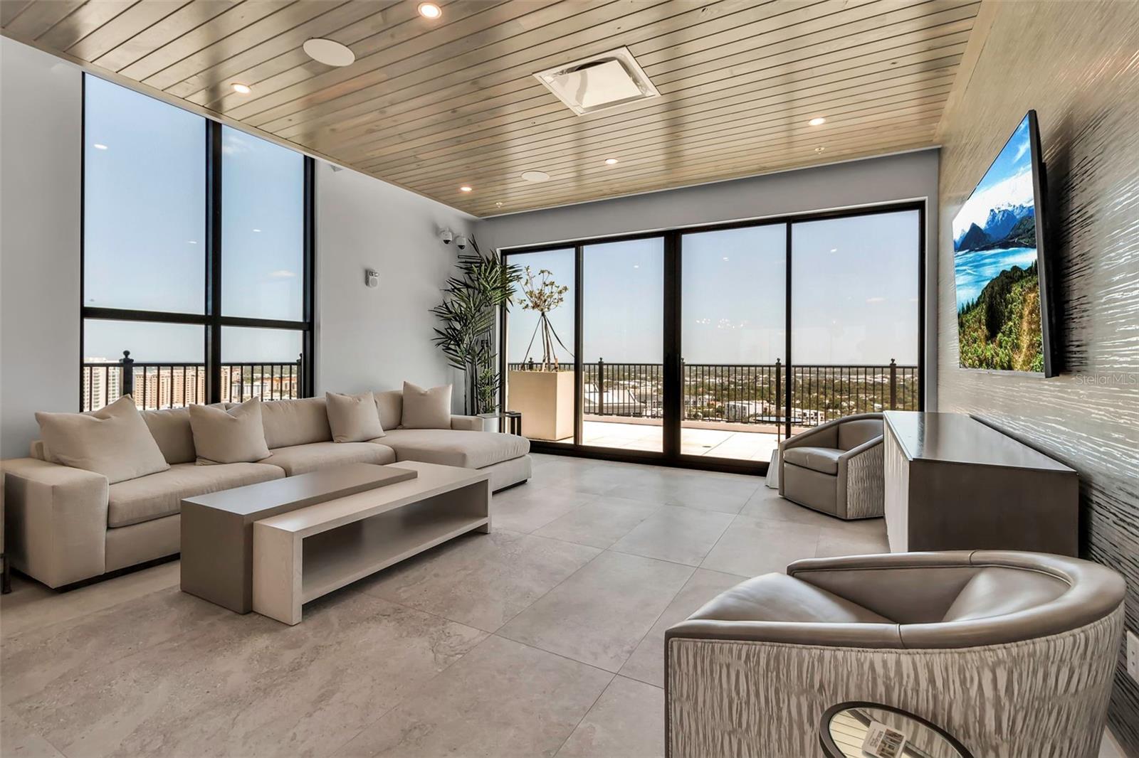 THE DEMARCAY - Residential