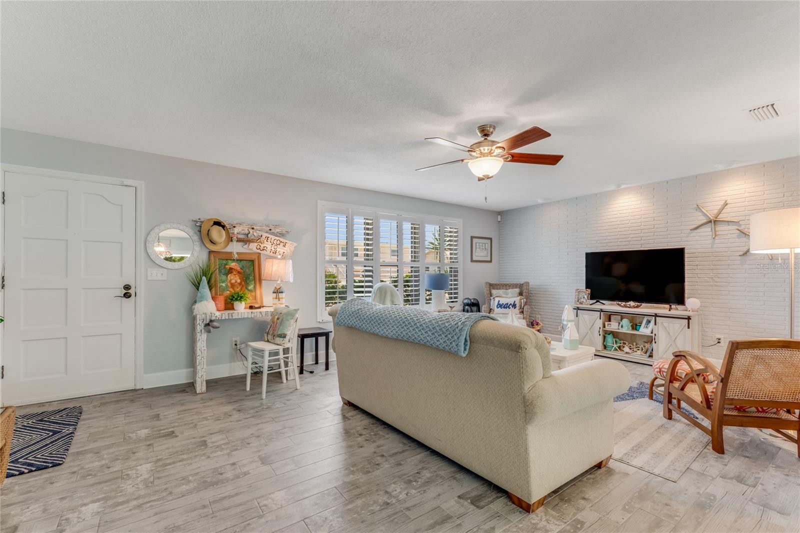 114 OCEAN AIRE TERRACE N