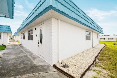 Photo of 1801 Bedford Lane #27, Sun City Center, FL 33573 (MLS # TB8491073)