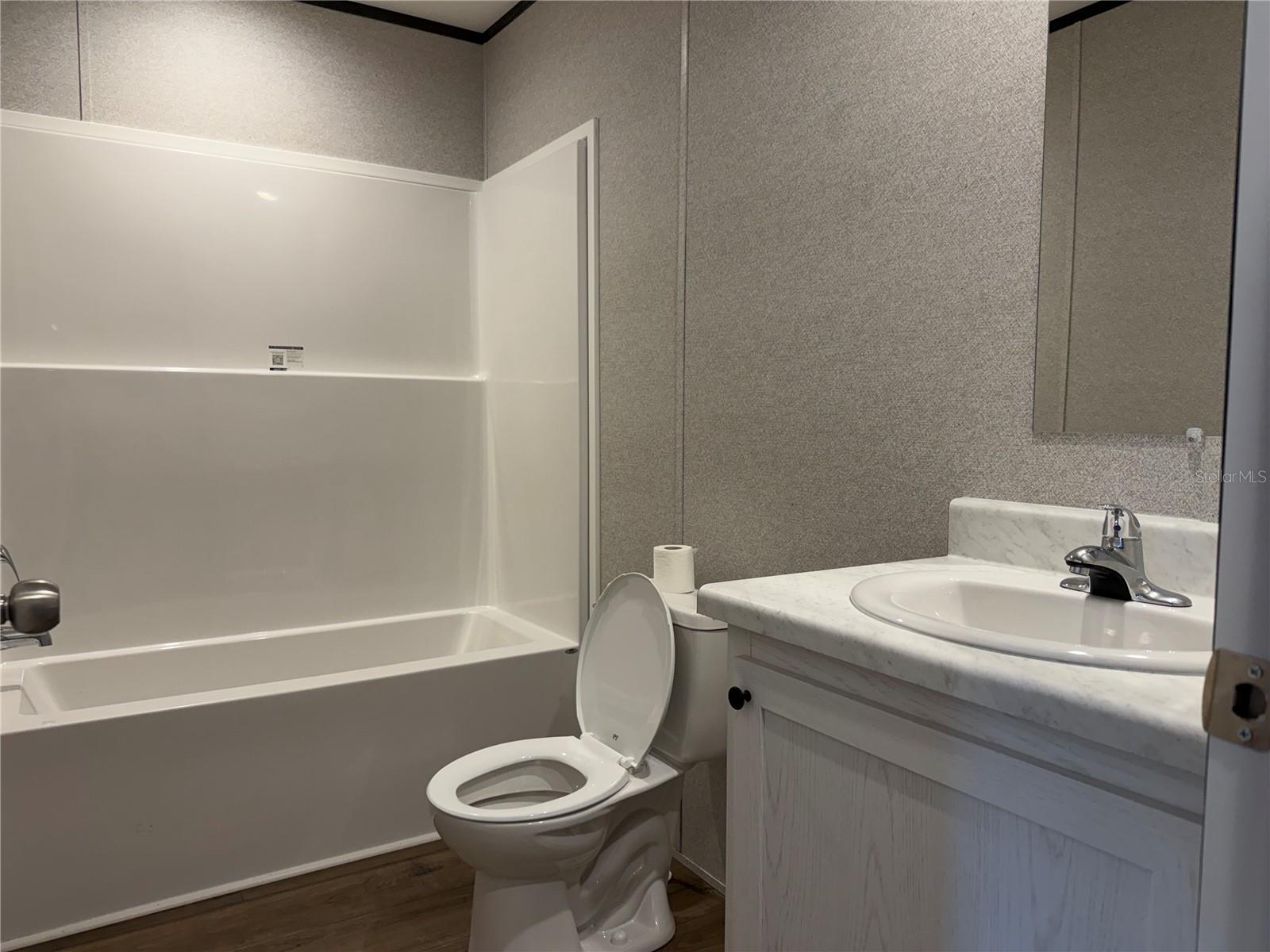 UNIVERSITY ESTATES - Residential