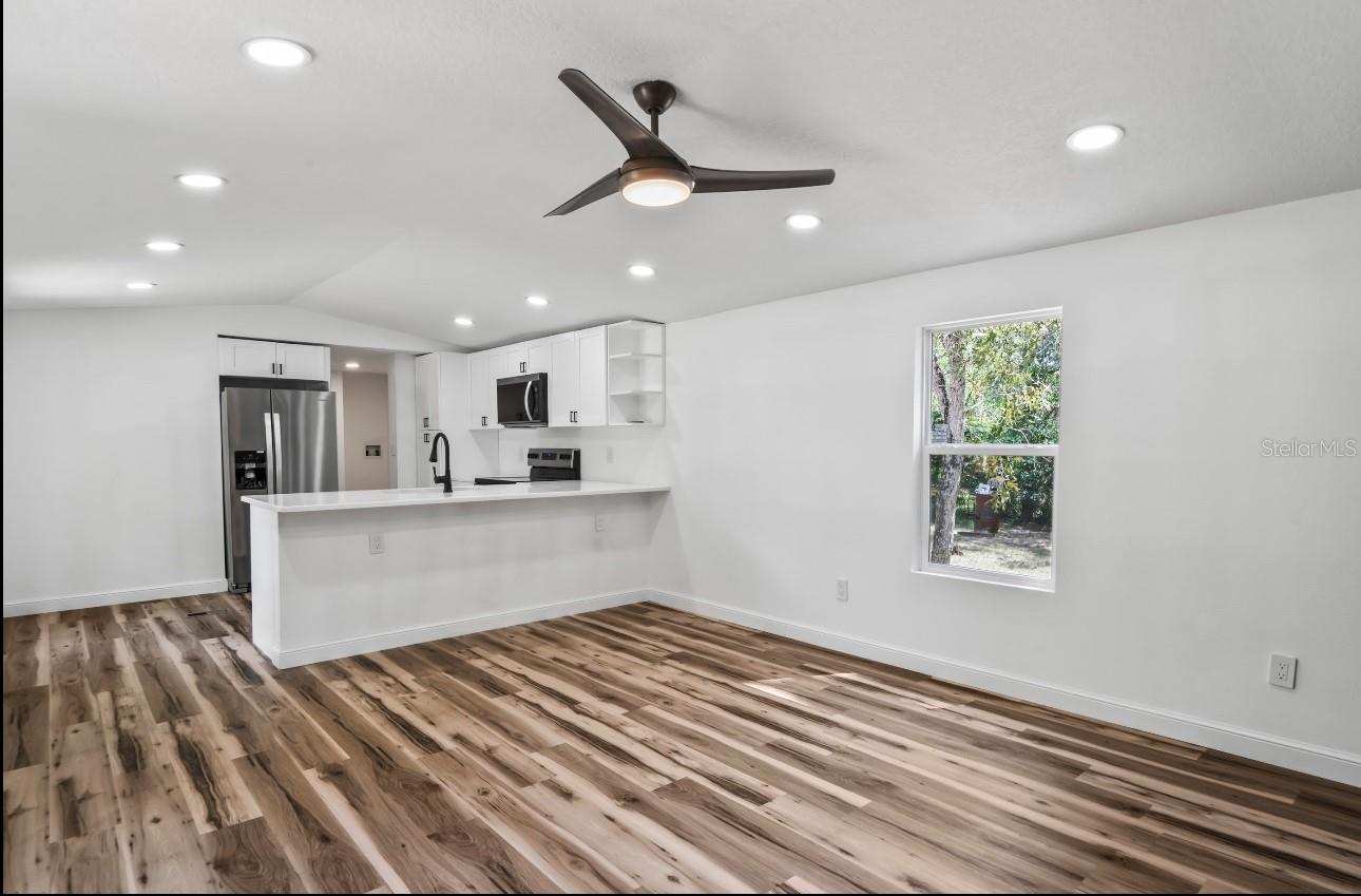 16426 VAUXHALL DRIVE