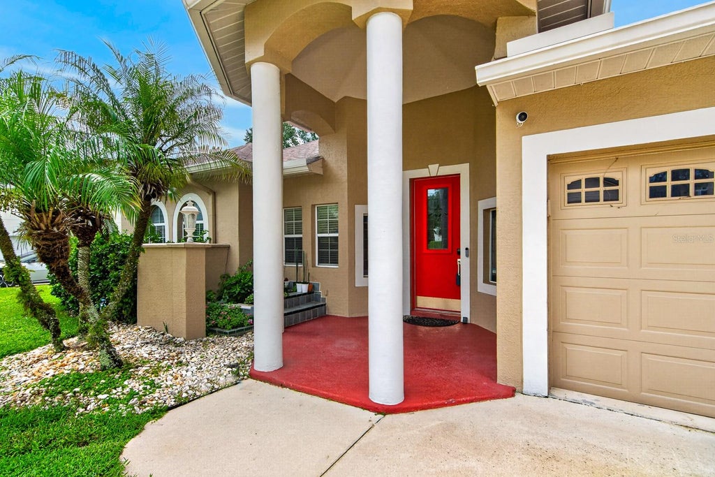 Photo of 2007 River Crossing Drive, Valrico, FL 33596 (MLS # TB8541785)