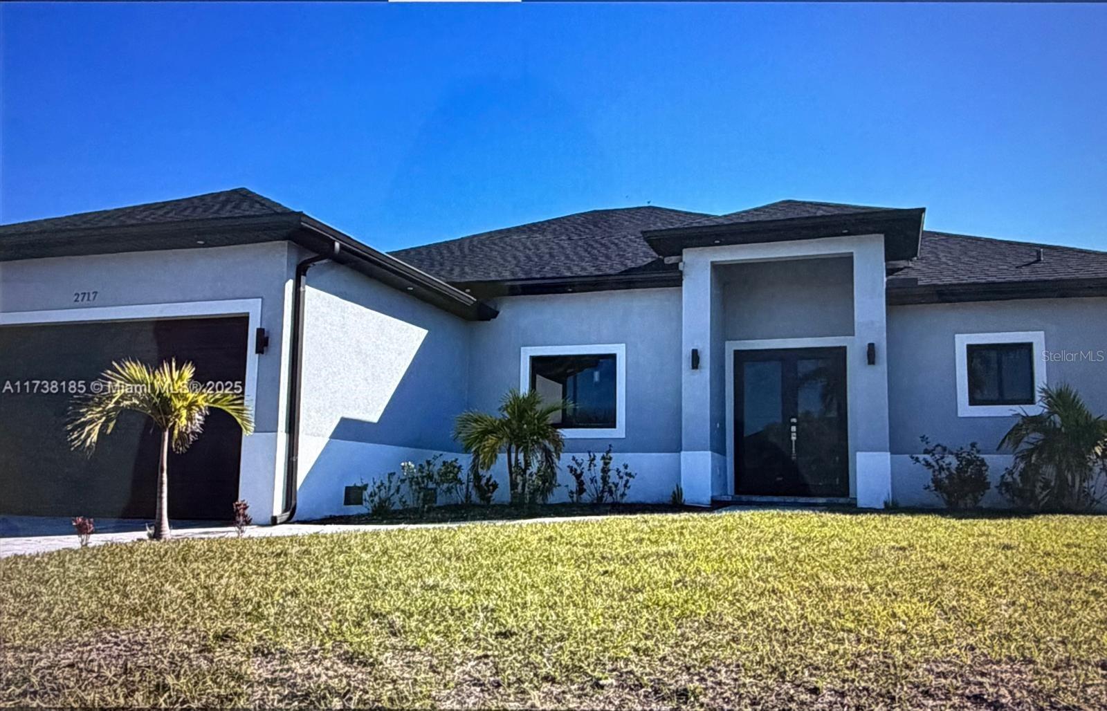 Amazing opportunity with the excellence blend of luxury and relaxation neighborhood in the heart of Cape Coral. Modern concept with spacious ambients to enjoy family times and friends with also a stainless steel barbeque in the patio.