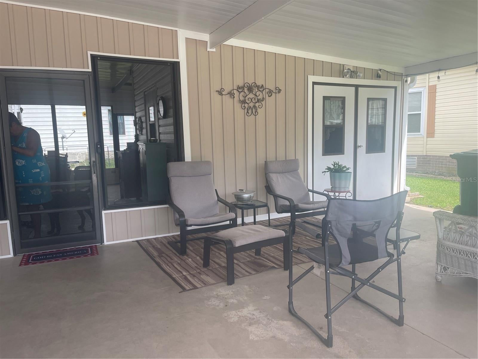 112 LYONIA LANE
