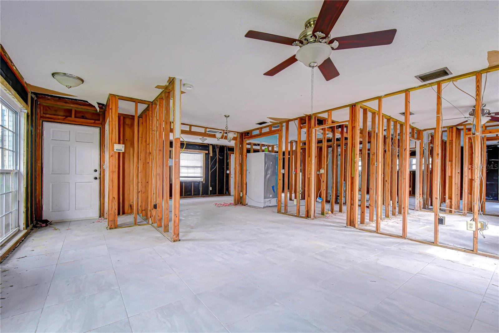 615 E DAVIS BOULEVARD