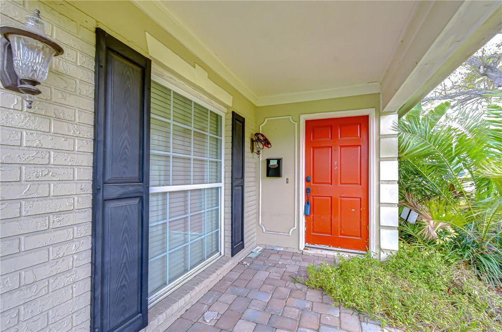 Photo of 615 E Davis Boulevard, Tampa, FL 33606 (MLS # TB8475192)