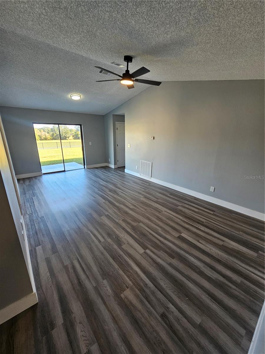 MINNEOLA RIDGECREST SUB - Residential Lease