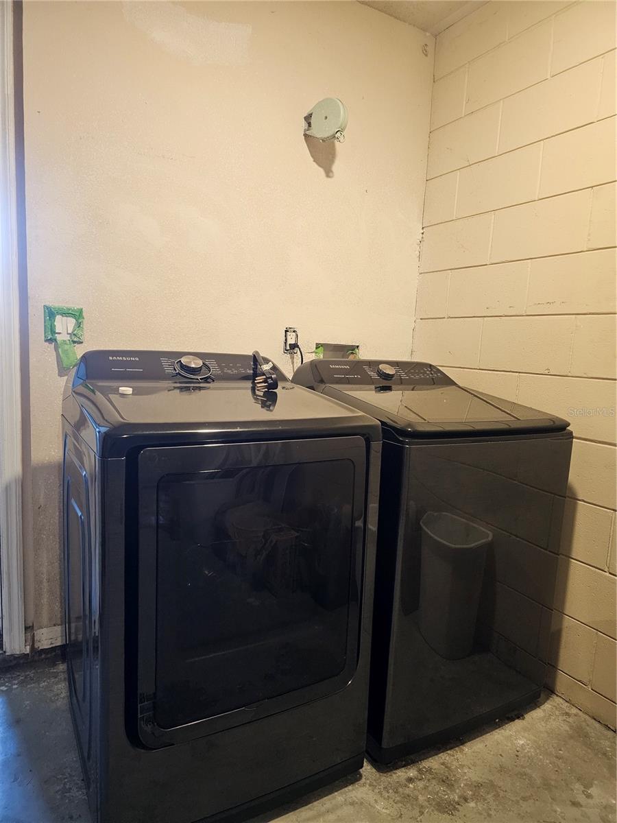 MINNEOLA RIDGECREST SUB - Residential Lease