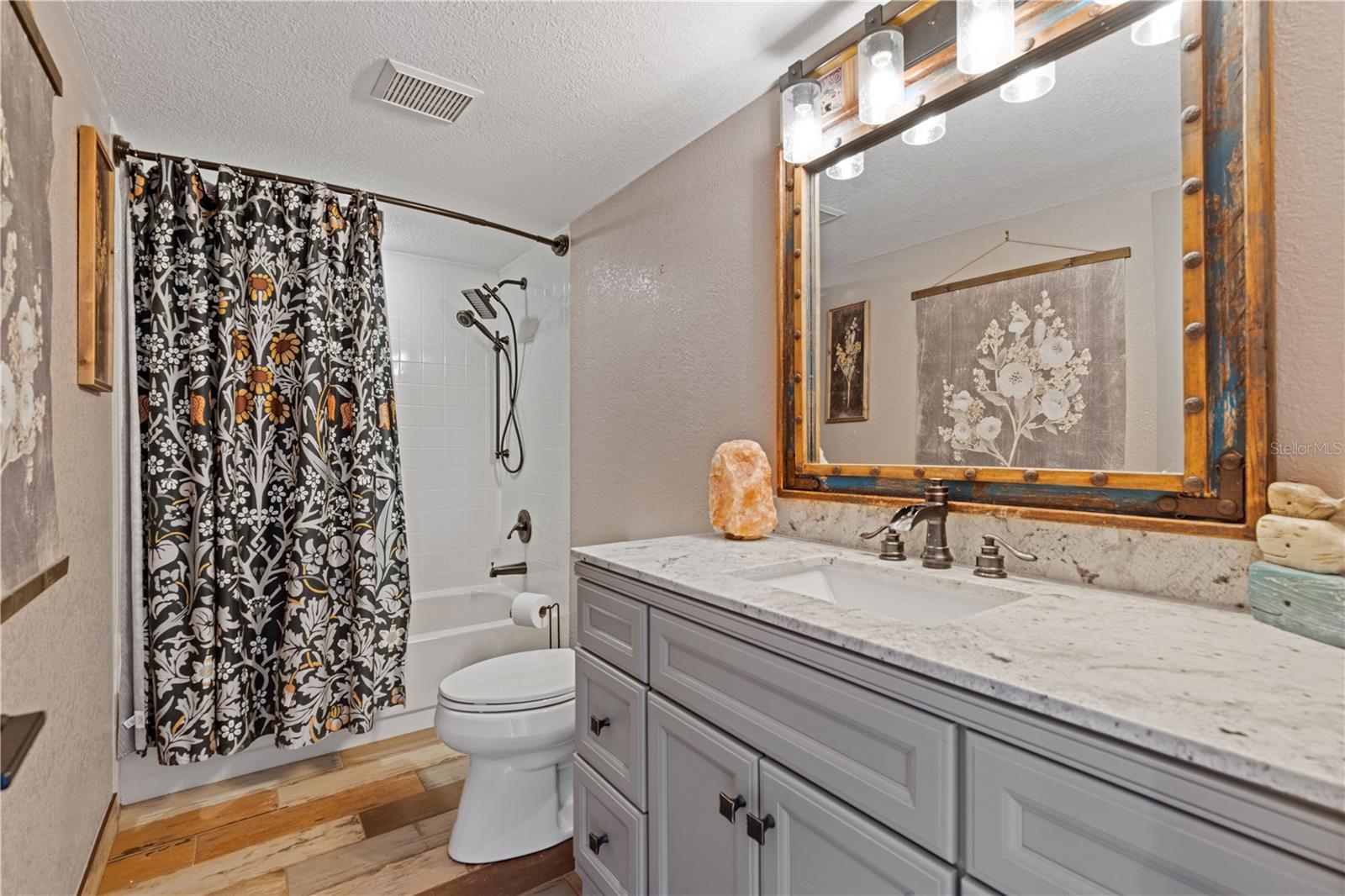 PARK PLACE UN 101 - Residential