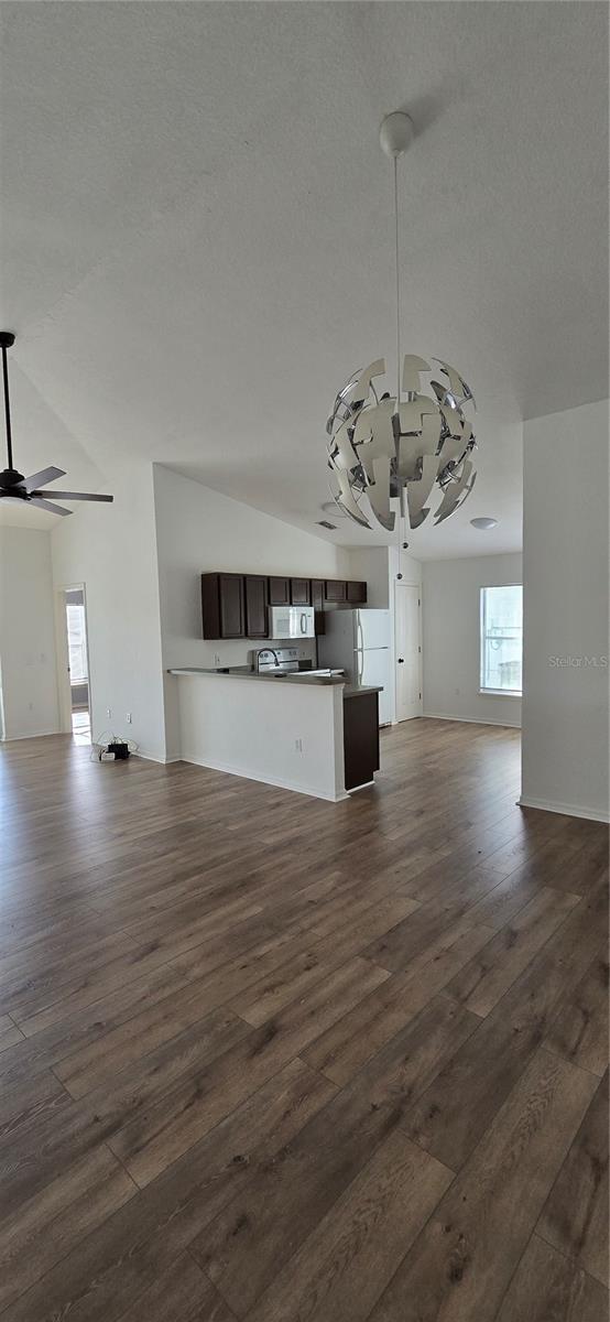 RESERVE AT TOWN CENTER - Residential Lease