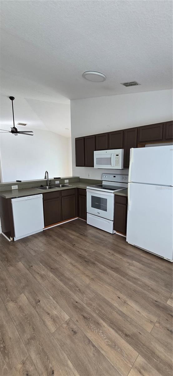 RESERVE AT TOWN CENTER - Residential Lease