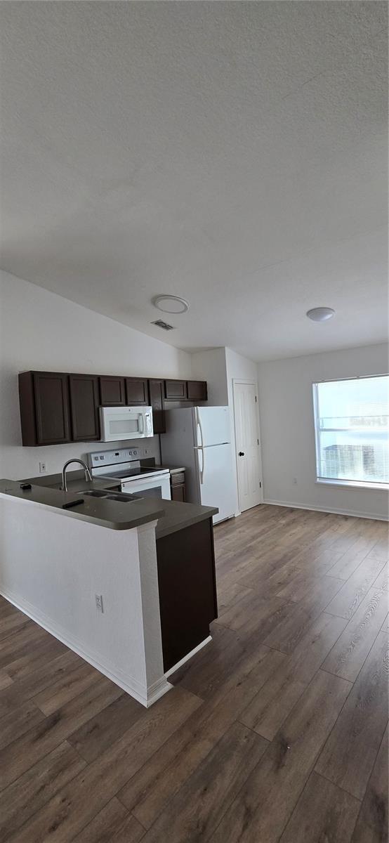 RESERVE AT TOWN CENTER - Residential Lease