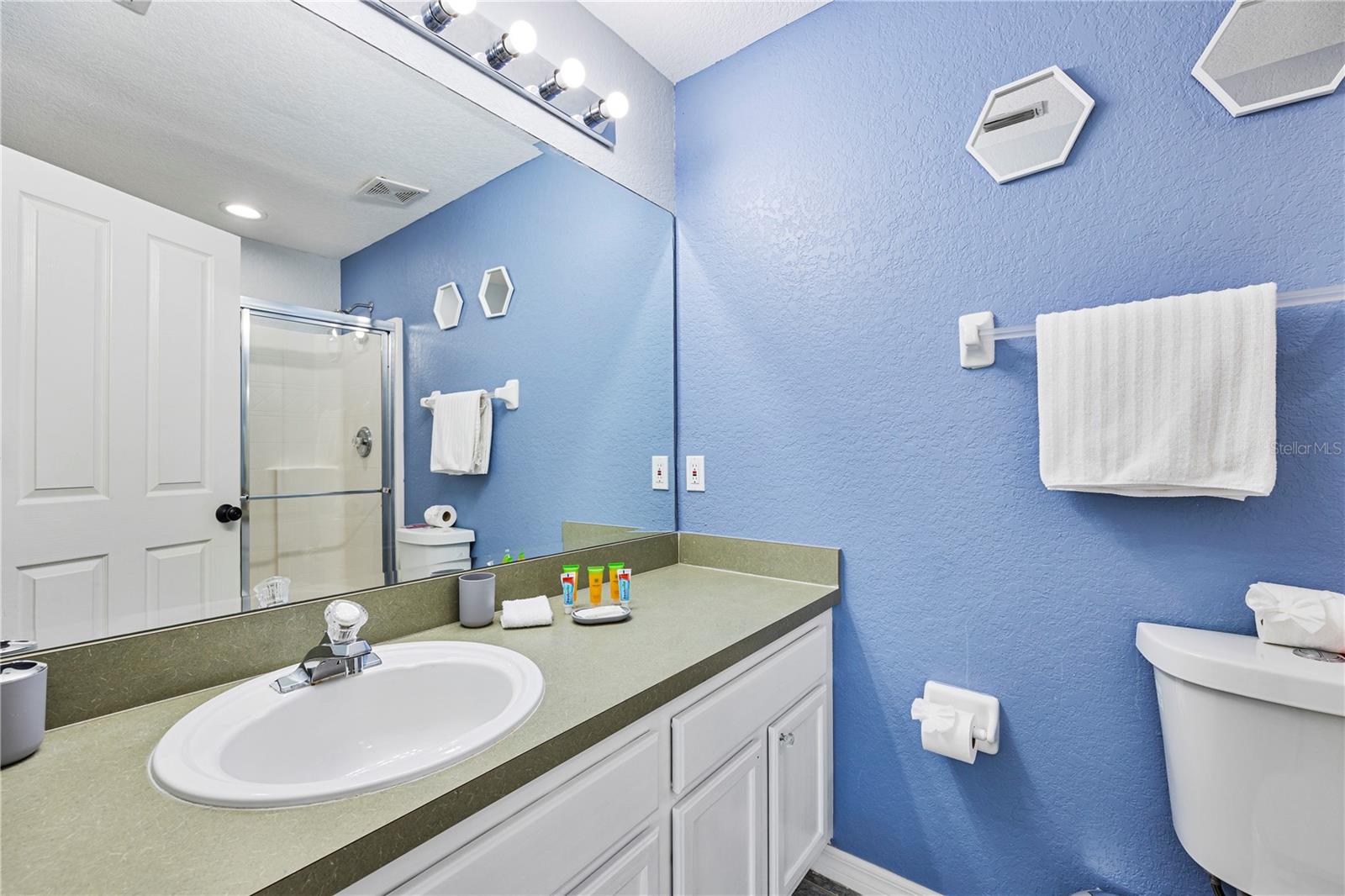 RESERVE AT TOWN CENTER - Residential Lease