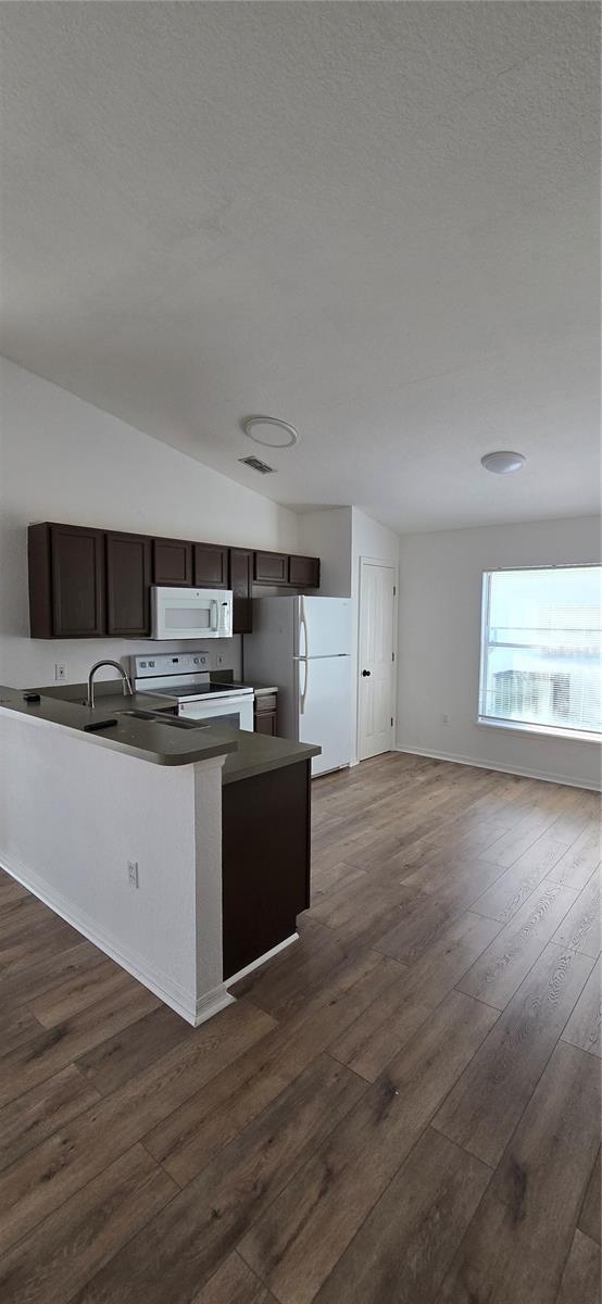 RESERVE AT TOWN CENTER - Residential Lease