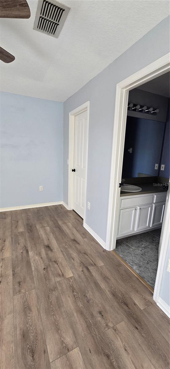 RESERVE AT TOWN CENTER - Residential Lease