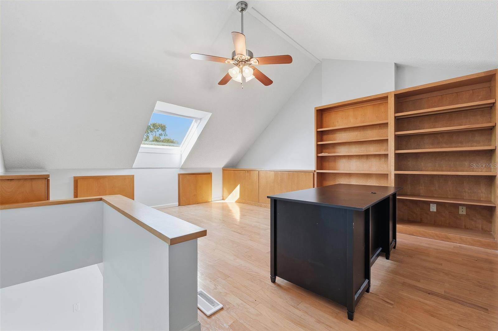 PIRATES COVE CLUB CONDO - Residential